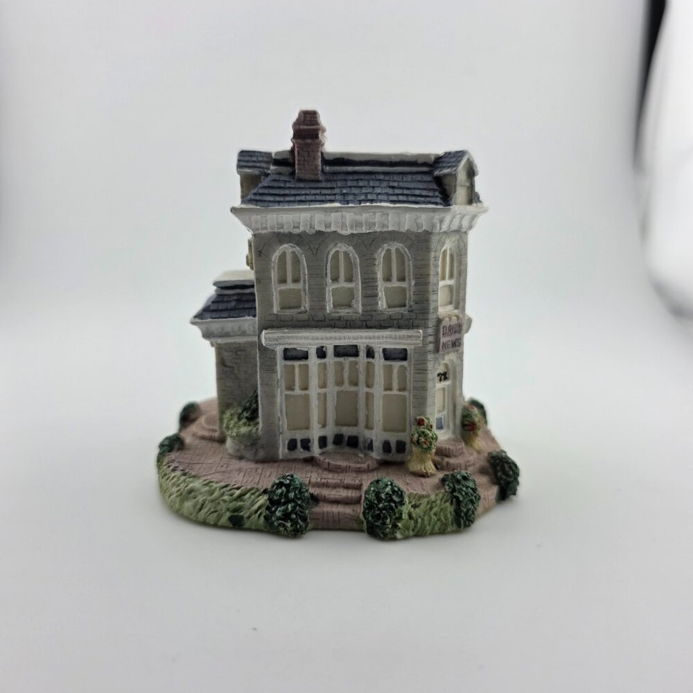 Liberty Falls AH33 International Services‎ Daily News Office & Plant Miniature